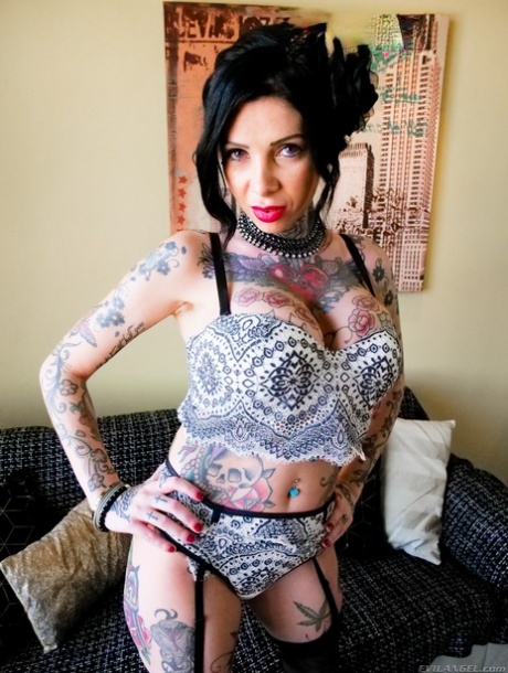 Megan Inky arte pornostar img