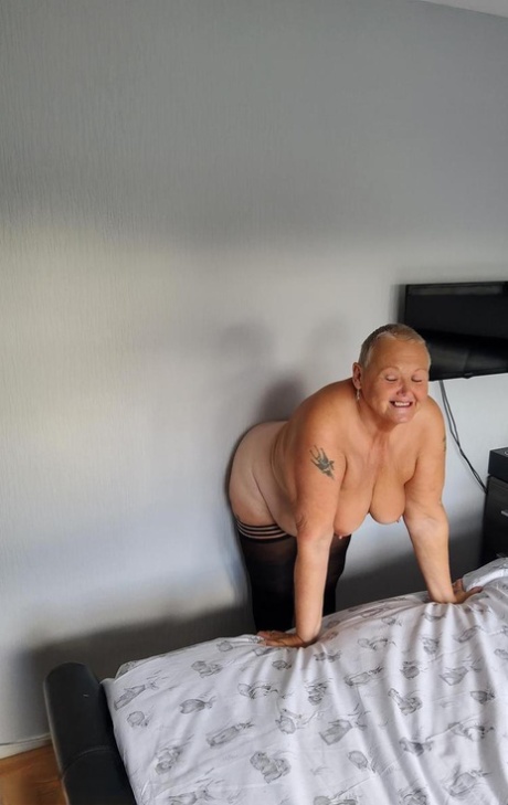 ragazza sexy con i capelli corti bello gallerie