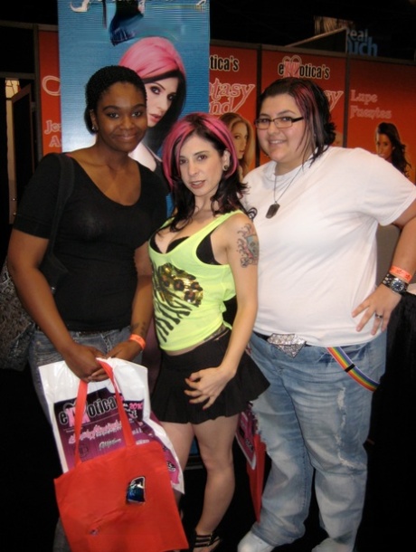 Joanna Angel modello perfetto img