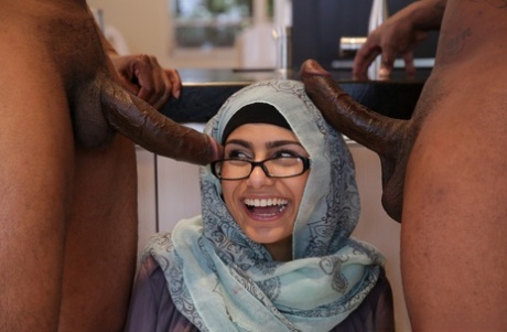 Mia Khalifa porno stellare galleria